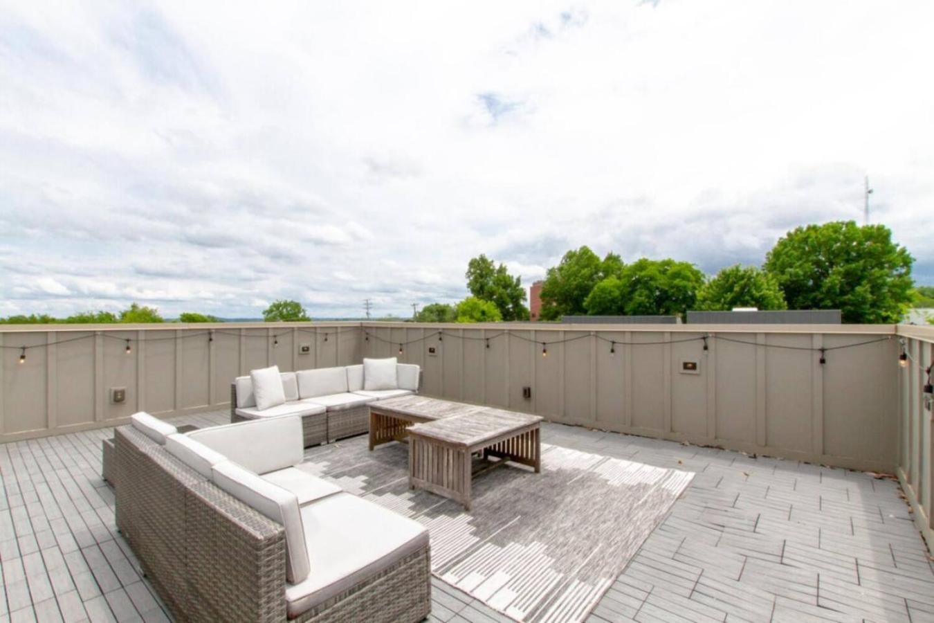 Howdy House New And Trendy With Rooftop Deck แนชวิลล์ ภายนอก รูปภาพ