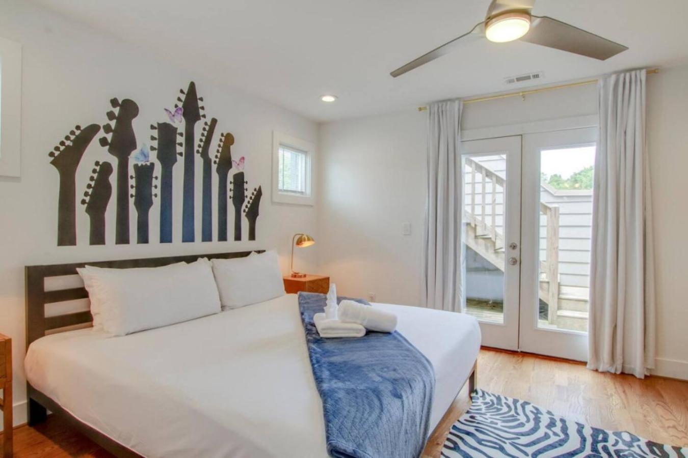 Howdy House New And Trendy With Rooftop Deck แนชวิลล์ ภายนอก รูปภาพ